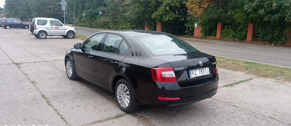 Skoda Octavia cena 34200 przebieg: 238000, rok produkcji 2013 z Warszawa małe 79